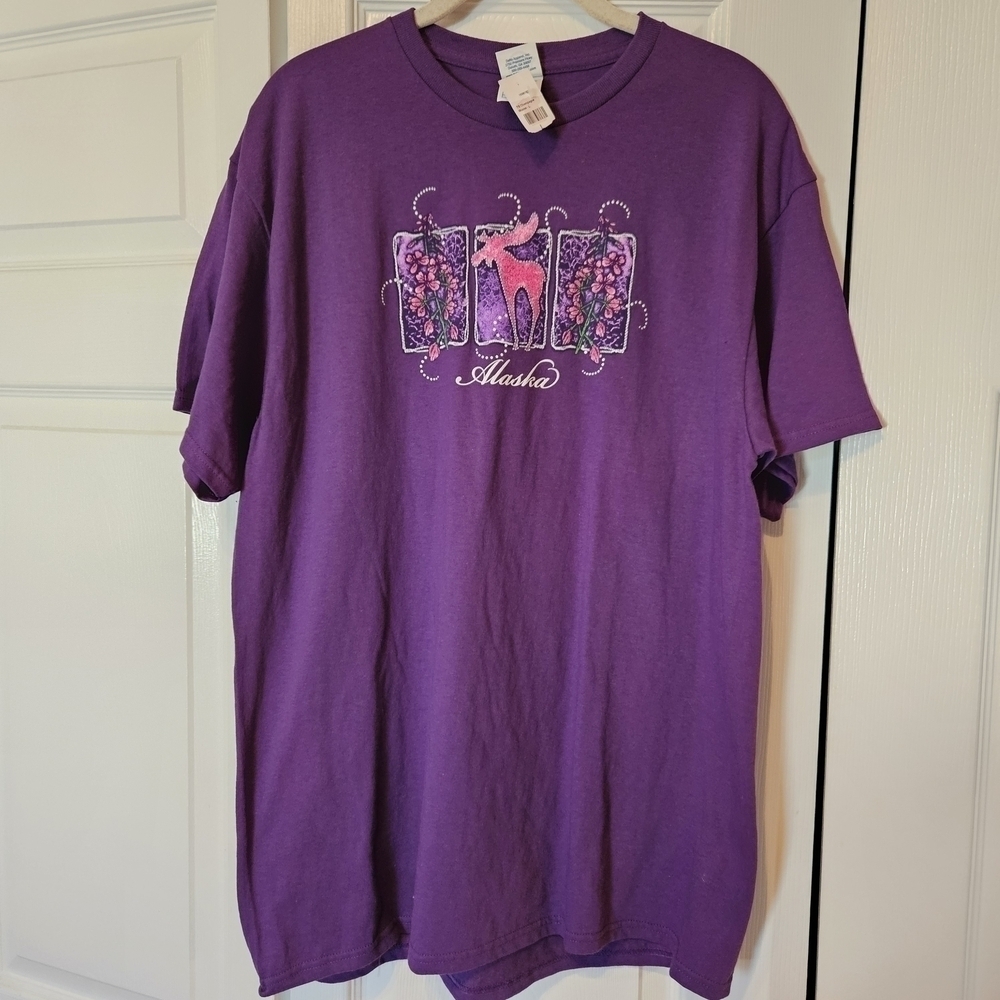 NWT Purple Alaska graphic moose tshirt size L